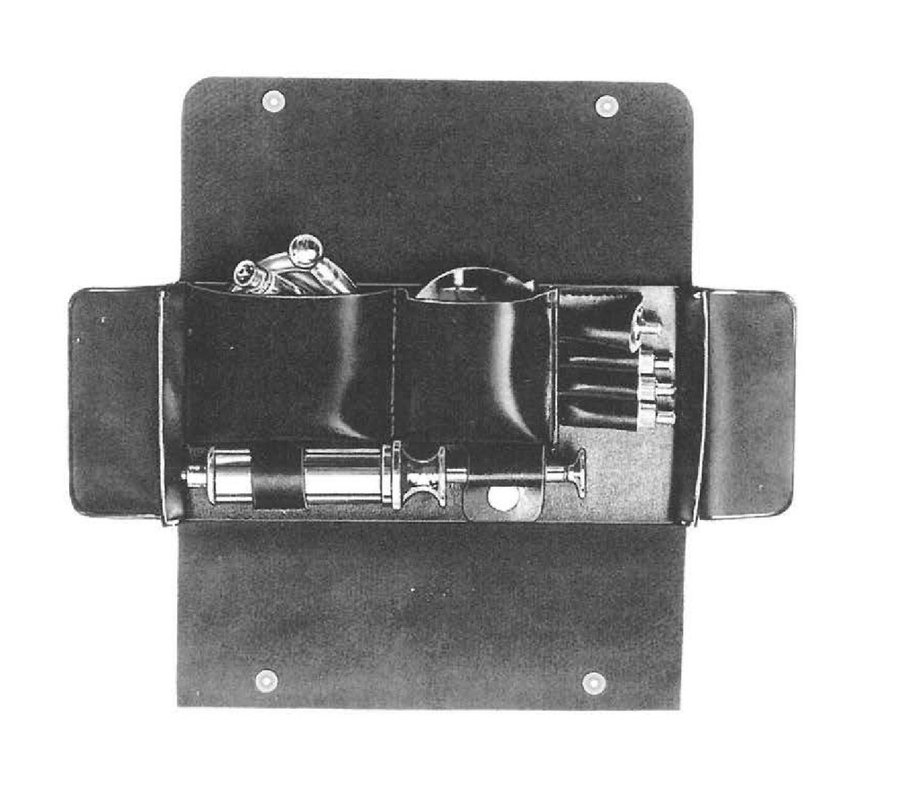 Syringe for ears, complete, author